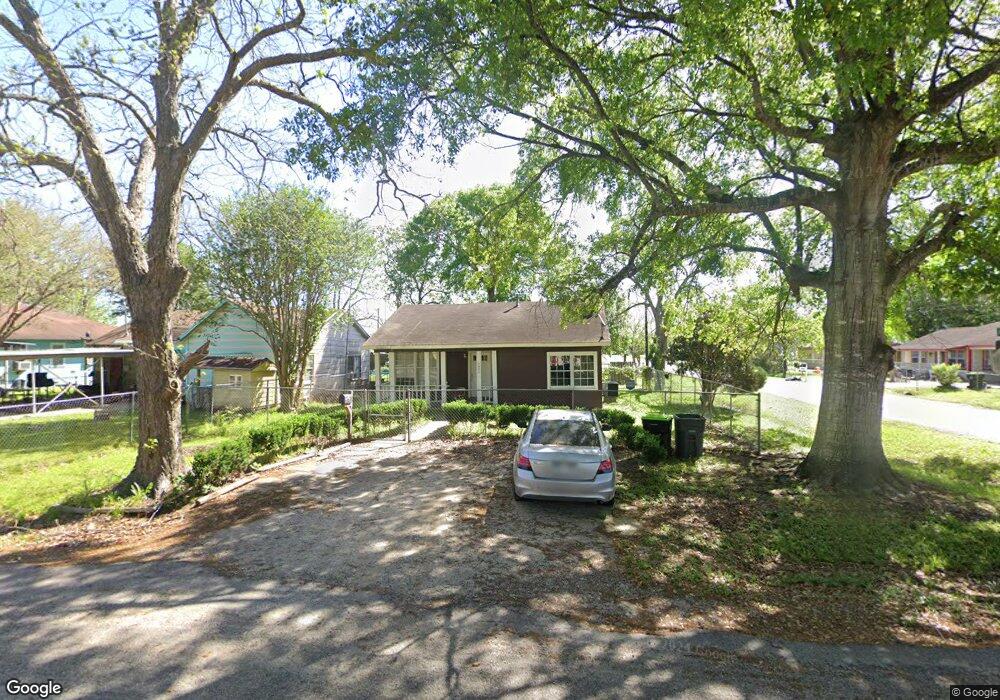 1421 Avenue E, Bay City, TX 77414 - photo 1