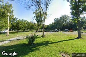 212 W Hall St, Hurst, IL 62949