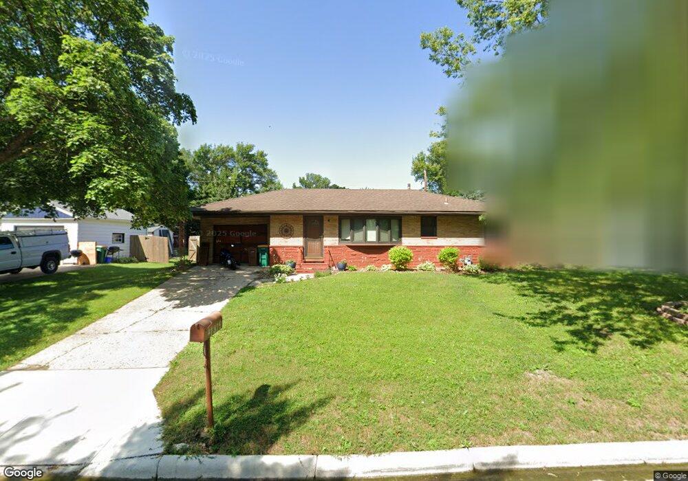 1319 Crestview Rd, Albert Lea, MN 56007 - photo 1