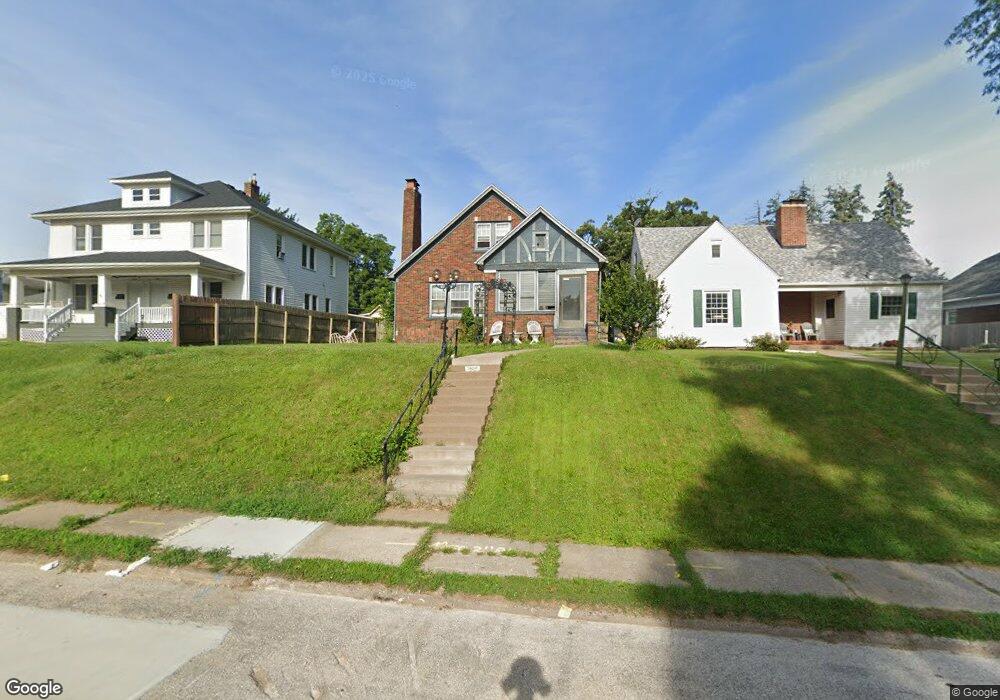 1926 Warren St, Davenport, IA 52804 - photo 1