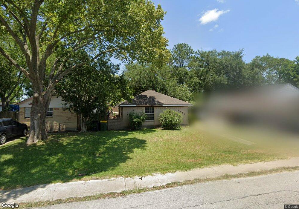 2111 N Austin Ave, Pearland, TX 77581 - photo 1