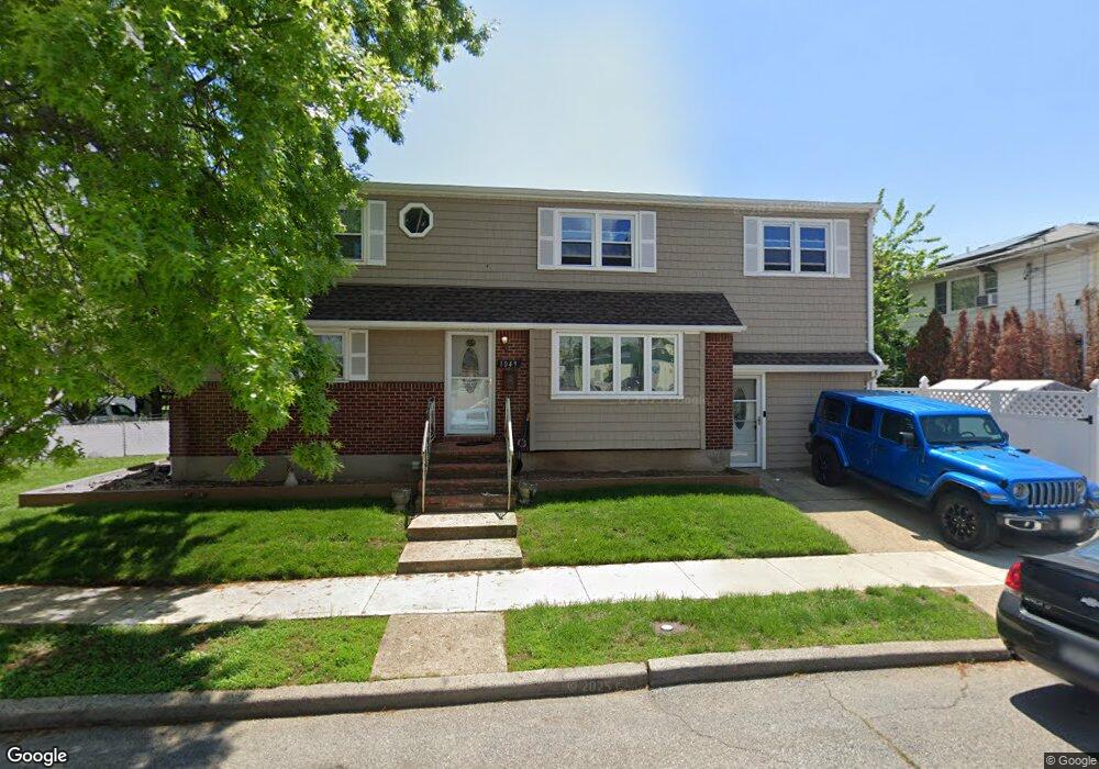 1049 Phoebe St, Franklin Square, NY 11010 - photo 1