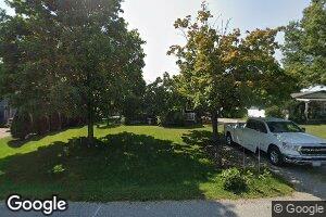 207 W Pioneer Rd, Lone Tree, IA 52755