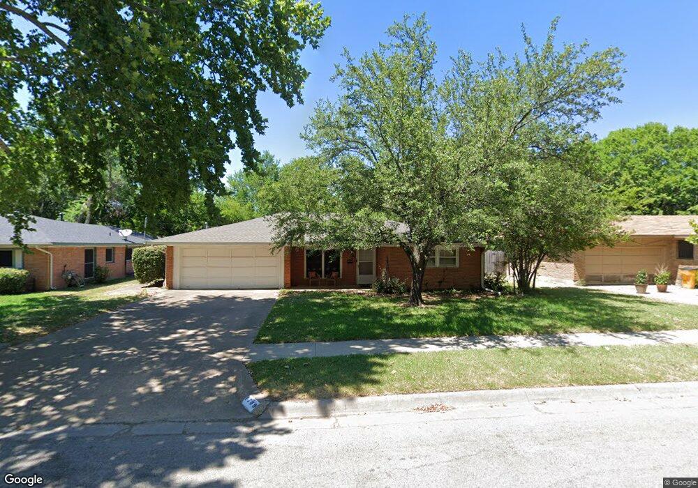 1709 Morningside Dr, Gainesville, TX 76240 - photo 1