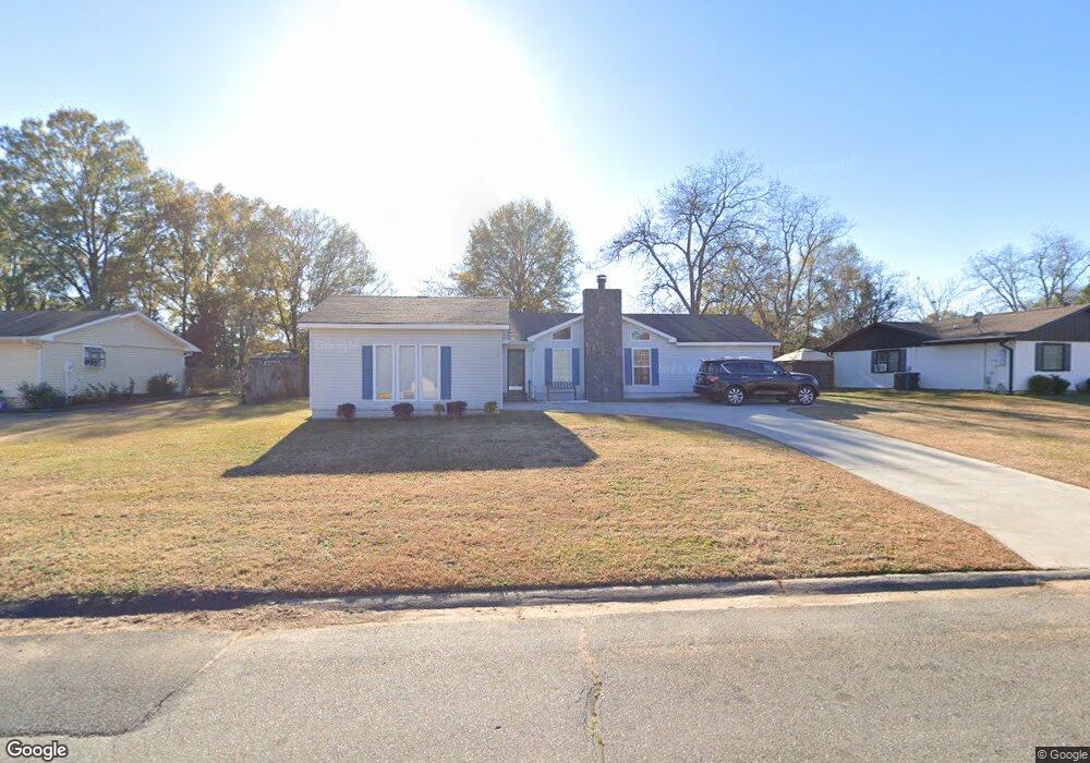 304 Wake Forest Dr, Warner Robins, GA 31093 - photo 1