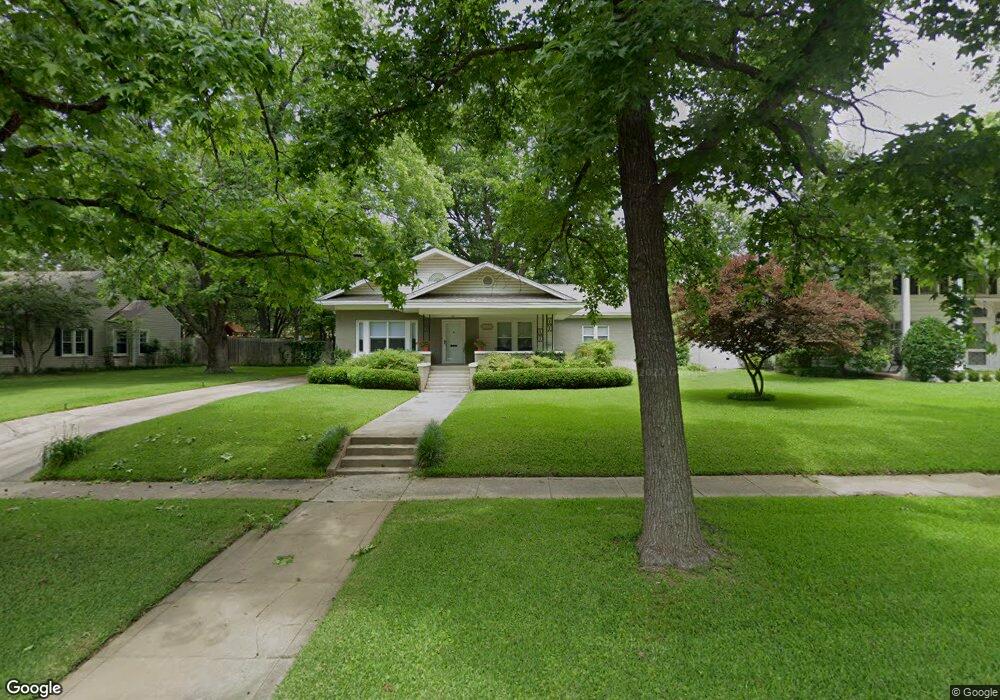 1611 Bixby St, Ardmore, OK 73401 - photo 1