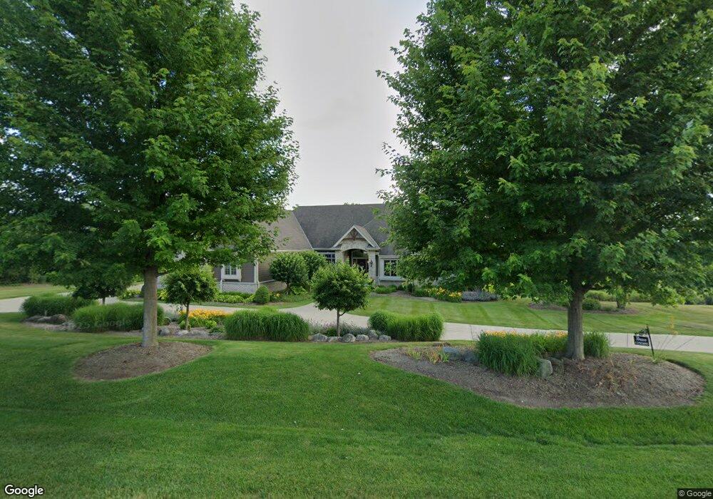 N52W26995 Jessica Dr, Pewaukee, WI 53072 - photo 1