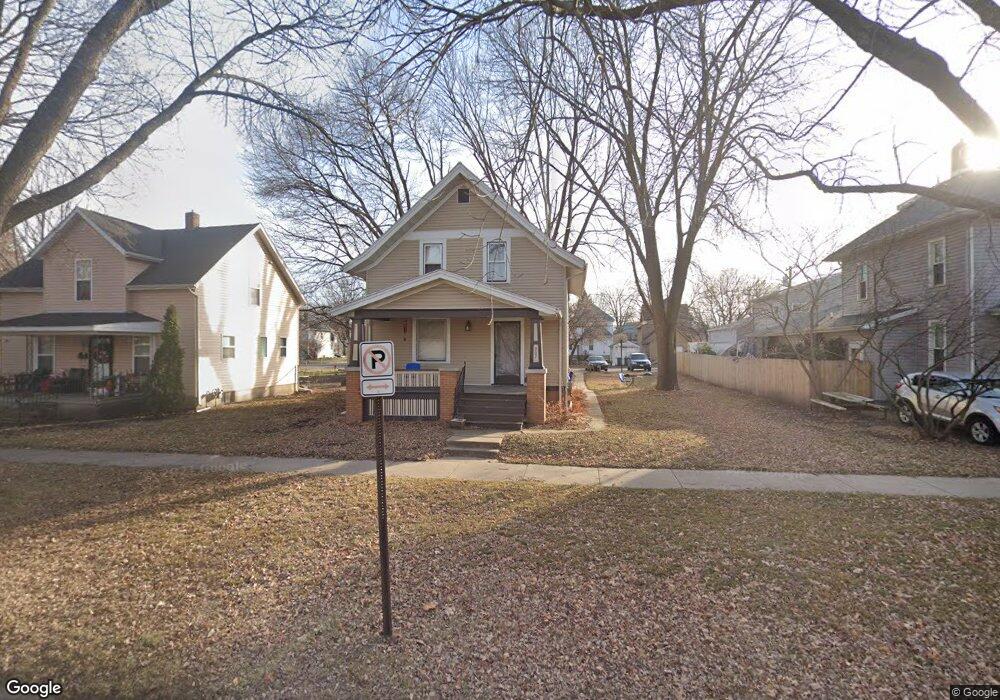 907 F Ave NW, Cedar Rapids, IA 52405 - photo 1