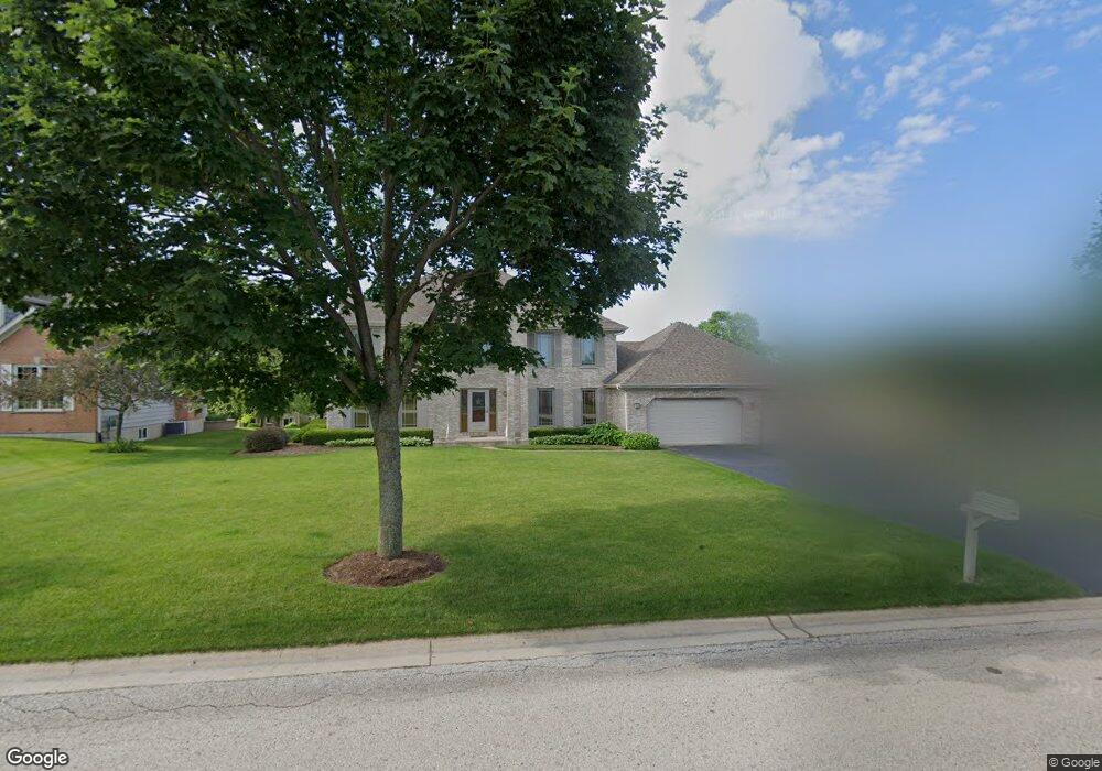 3581 Lakeview Dr, Algonquin, IL 60102 - photo 1