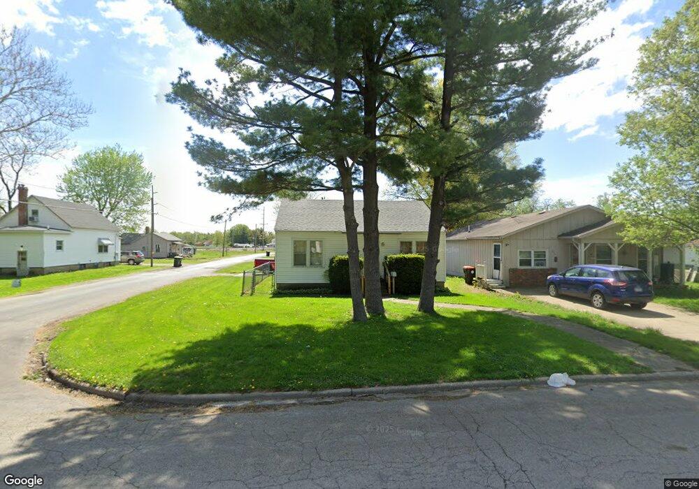 832 N Hamilton St, Lincoln, IL 62656 - photo 1