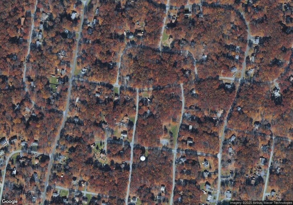 103 Chestnut Ln, Bushkill, PA 18324 - photo 1