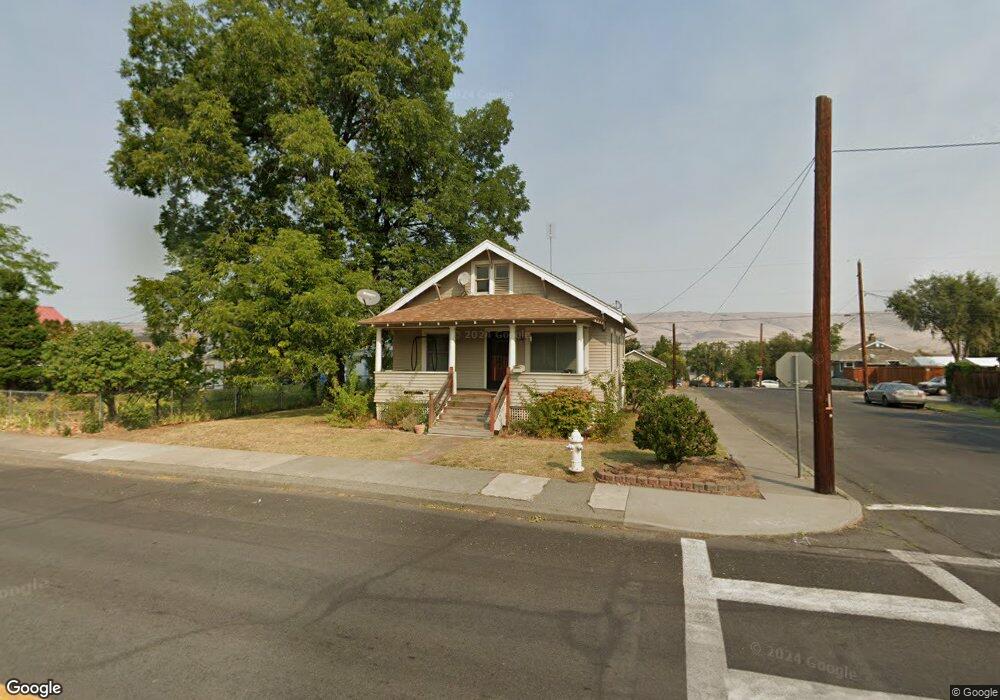 1121 E 12th St, the Dalles, OR 97058 - photo 1