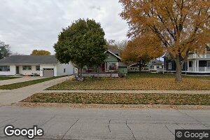 1013 Division St, Hull, IA 51239