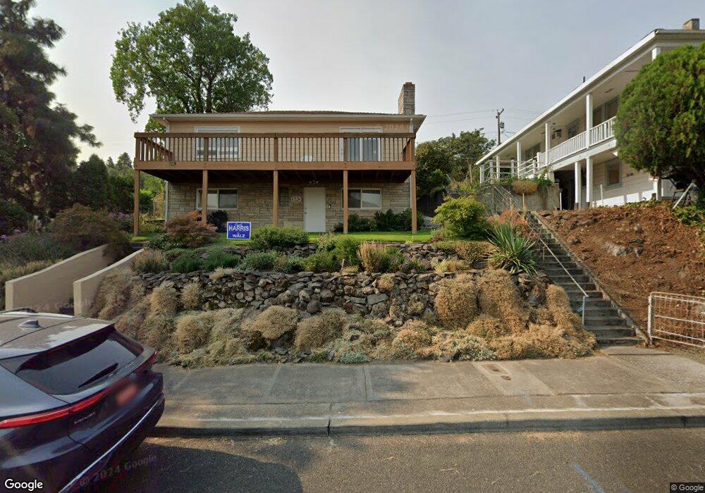 330 E 12th St, the Dalles, OR 97058 - photo 1