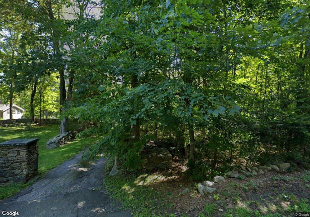 293 N Wilton Rd, New Canaan, CT 06840 - photo 1