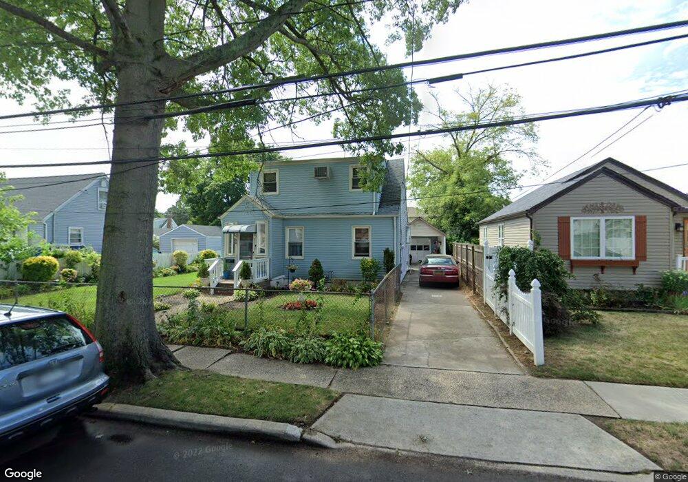 34 Clinton Ave, Rockville Centre, NY 11570 - photo 1