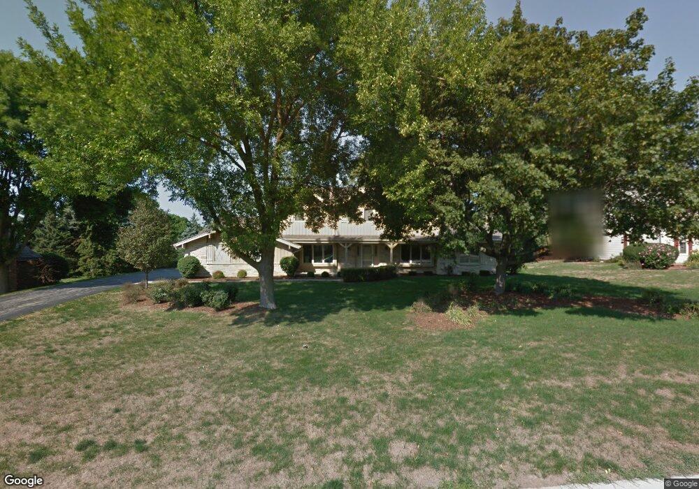 1105 Hawthorne Ridge Dr, Brookfield, WI 53045 - photo 1