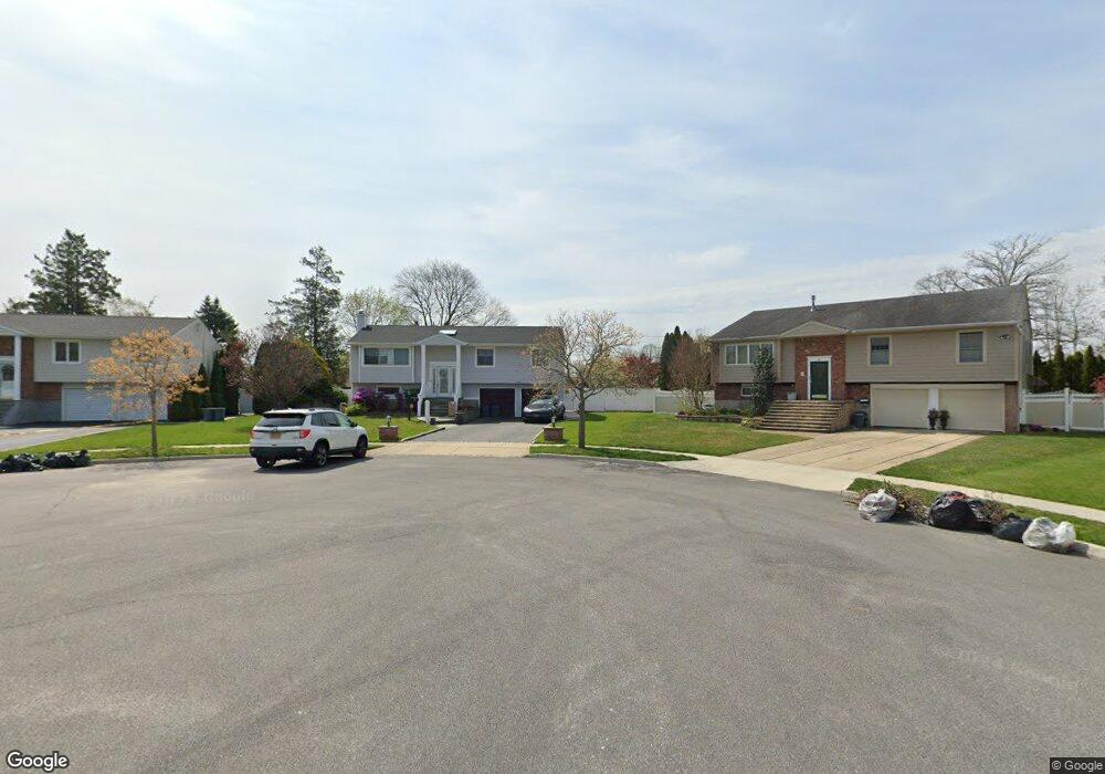 12 Pebble Place, ComMacK, NY 11725 - photo 1