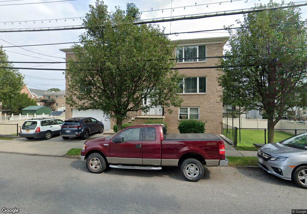 70 Woodlawn Ave, Yonkers, NY 10704 - photo 1