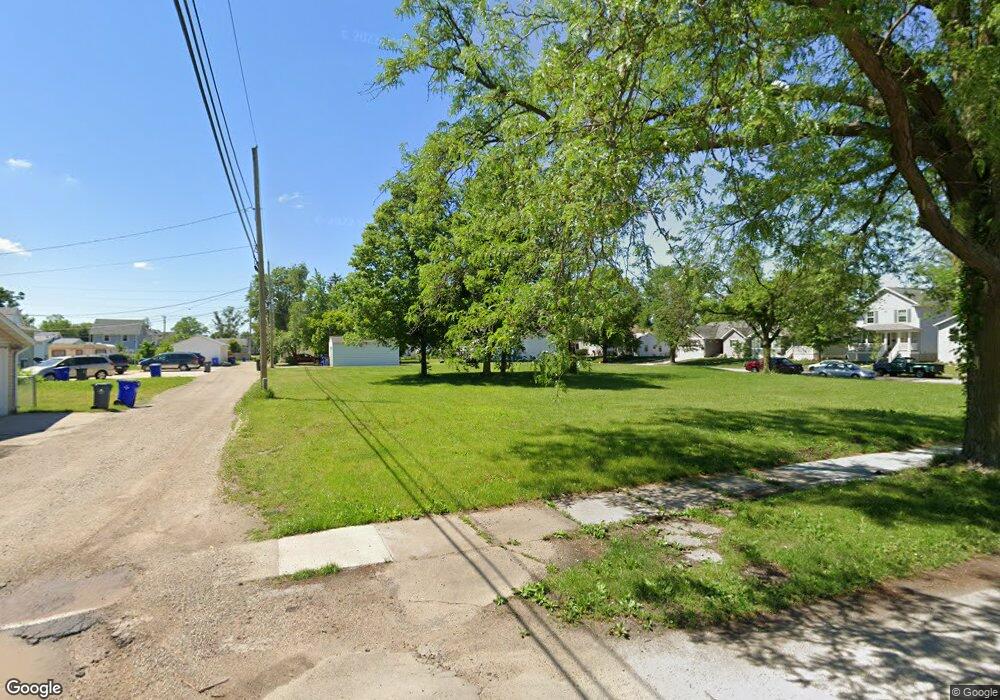 1021 8th St NW unit B, Cedar Rapids, IA 52405 - photo 1