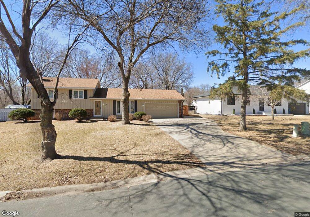 10165 Nathan Ln N, Maple Grove, MN 55369 - photo 1