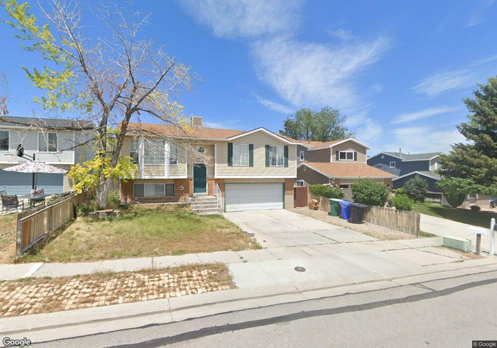 5562 W Tiger Lily Ct, West Jordan, UT 84081 - photo 1