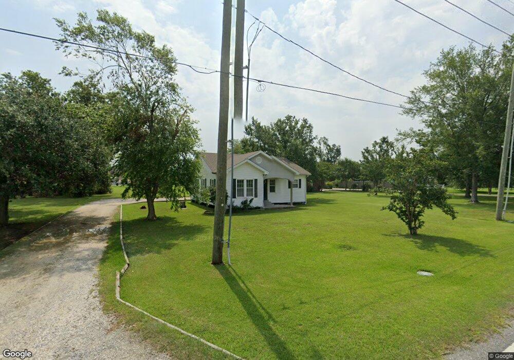 3915 Burton Ln, Lake Charles, LA 70605 - photo 1