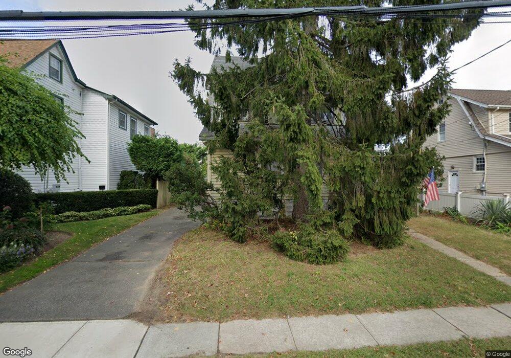 17 Leach St, Lynbrook, NY 11563 - photo 1