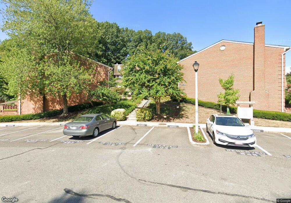 658 N Armistead St unit 30, Alexandria, VA 22312 - photo 1