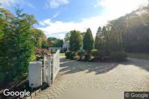 8 W Gate Rd, Saddle River, NJ 07458