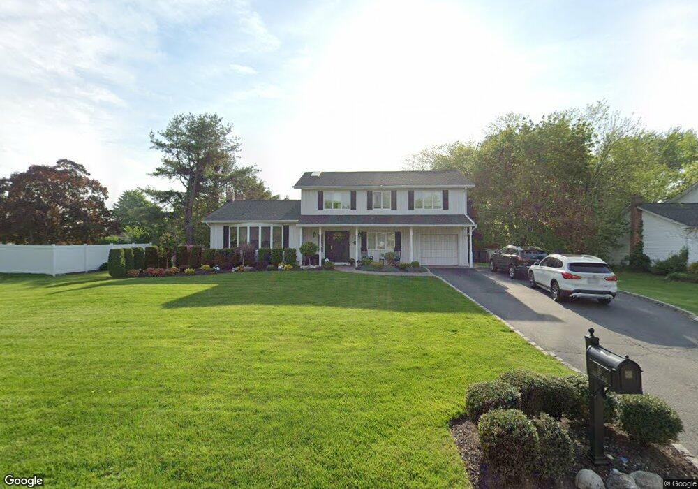 116 Caramel Rd, ComMacK, NY 11725 - photo 1