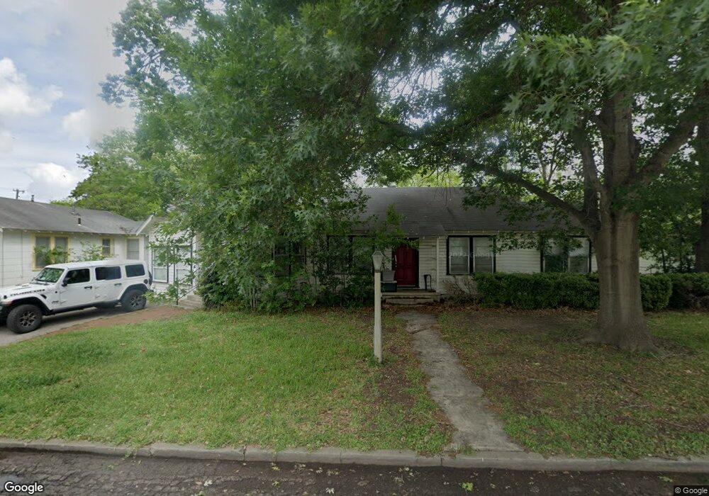 704 Bismark St, Seguin, TX 78155 - photo 1