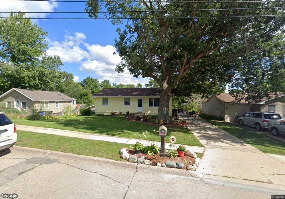 1701 20th St NW, Cedar Rapids, IA 52405 - photo 1