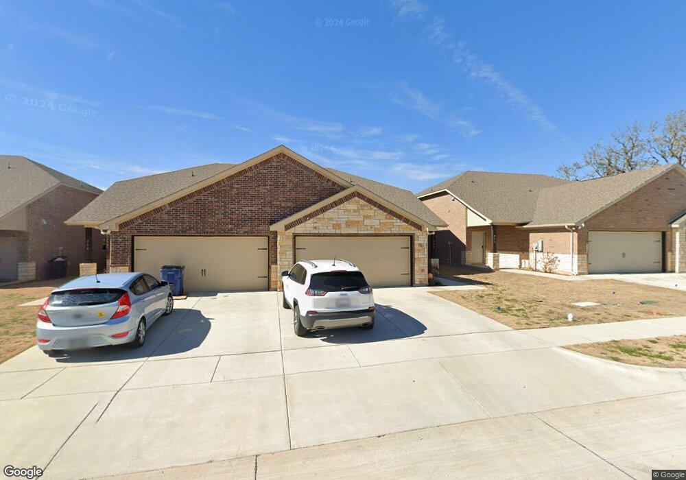 801 Rolling Terrace Cir, Granbury, TX 76049 - photo 1