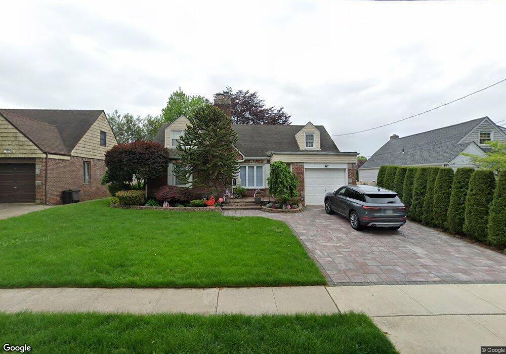 451 Bell St, West Hempstead, NY 11552 - photo 1