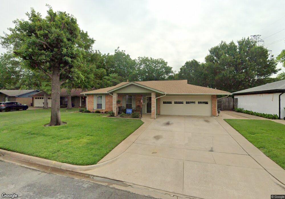 208 Simmons Dr, Hurst, TX 76053 - photo 1