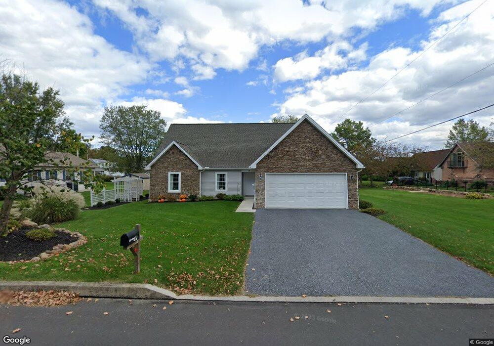 85 Locust St, New Bloomfield, PA 17068 - photo 1