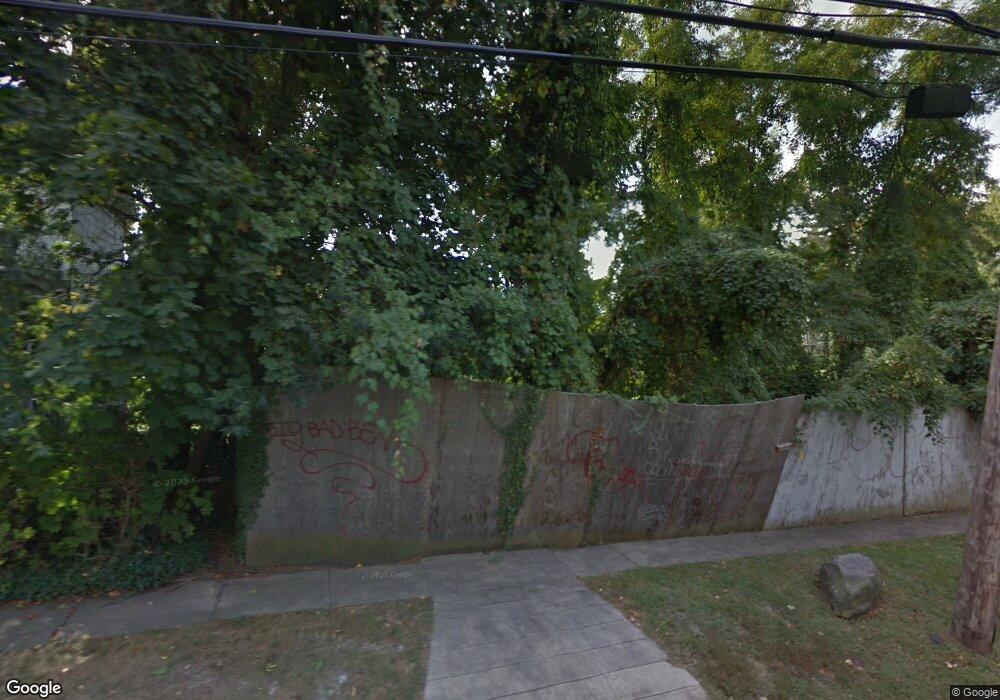 23312 Bay Ave, Little Neck, NY 11363 - photo 1