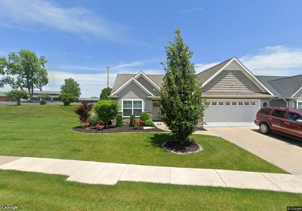 2414 Pheasant Creek Cir, Davenport, IA 52807 - photo 1