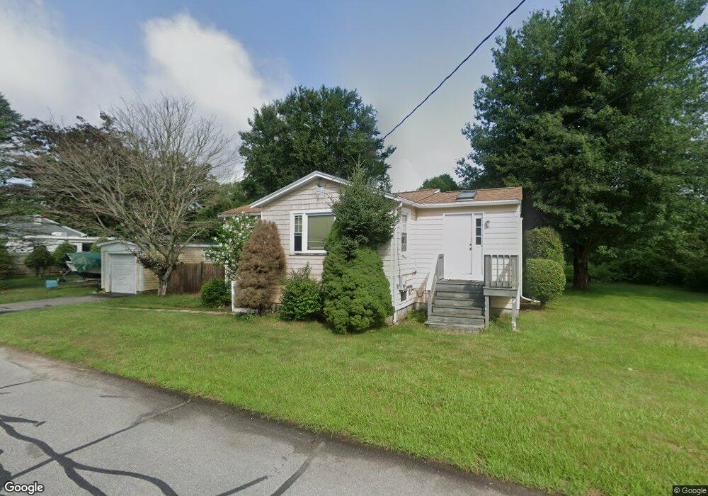 21 Davis St, South Dartmouth, MA 02748 - photo 1