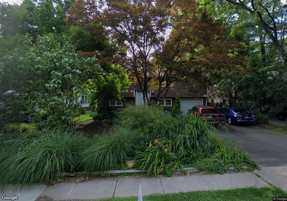 1266 Trout Brook Dr, West Hartford, CT 06119 - photo 1