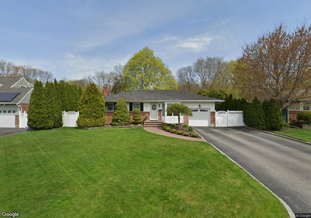 9 Vance St, ComMacK, NY 11725 - photo 1