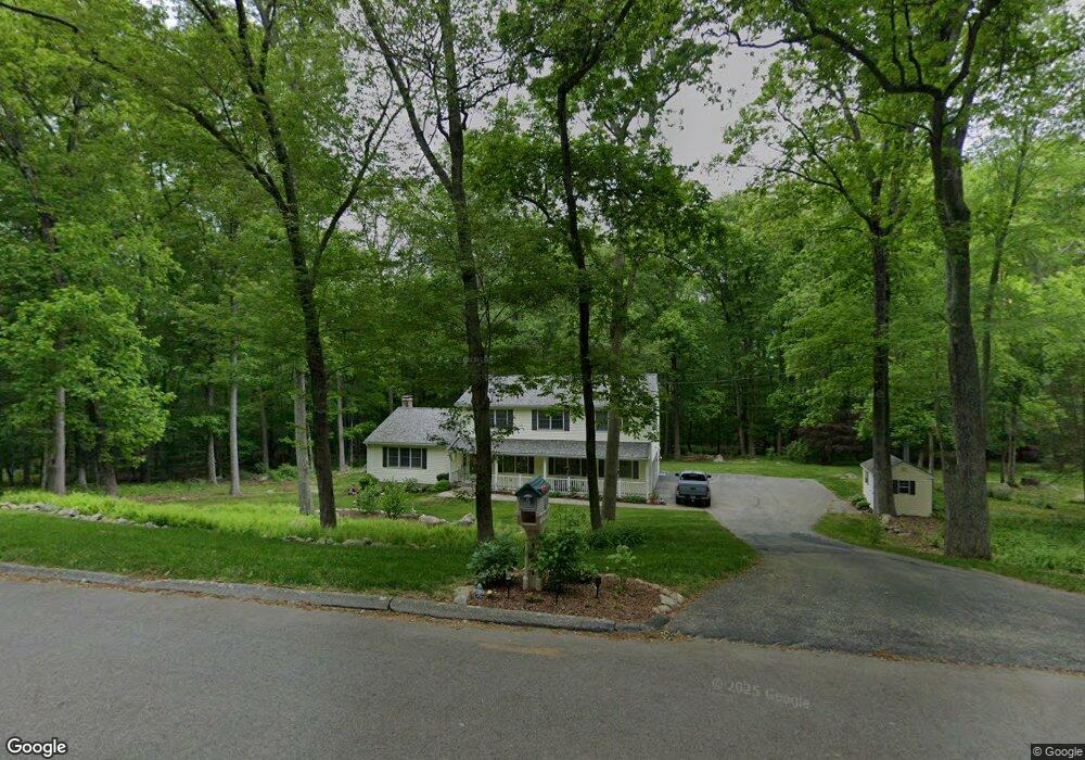 7 Queen Eleanor Dr, Gales Ferry, CT 06335 - photo 1