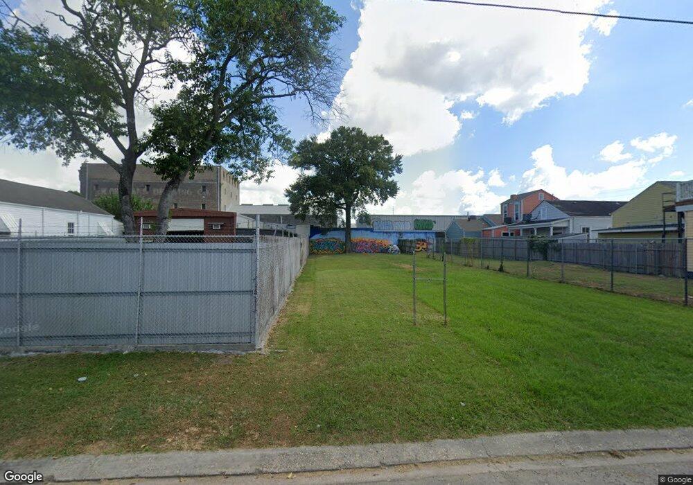 2226 Rousseau St, New Orleans, LA 70130 - photo 1