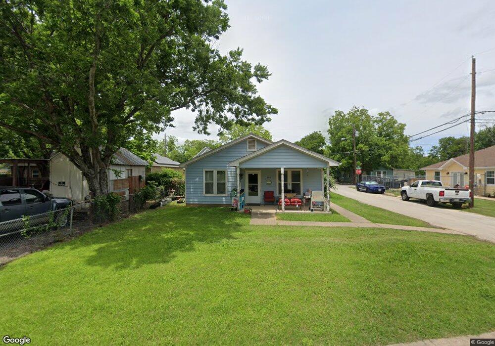 609 E Wardville St, Cleburne, TX 76031 - photo 1