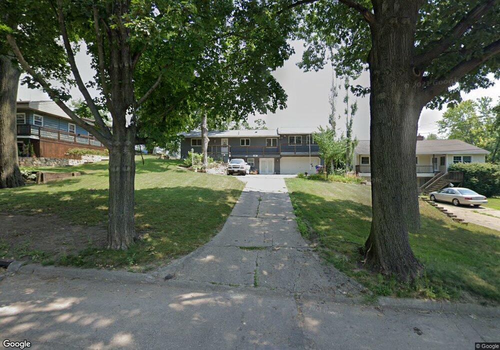 1667 11th St NW, Cedar Rapids, IA 52405 - photo 1