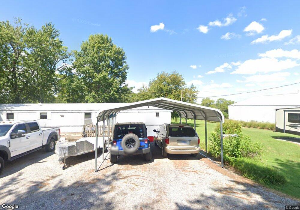 903 Plum St, Harrisburg, IL 62946 - photo 1