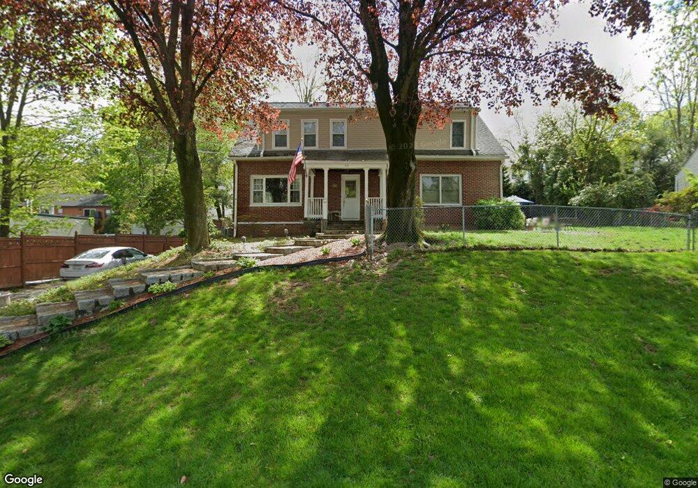 606 Marietta Ave, Thornwood, NY 10594 - photo 1