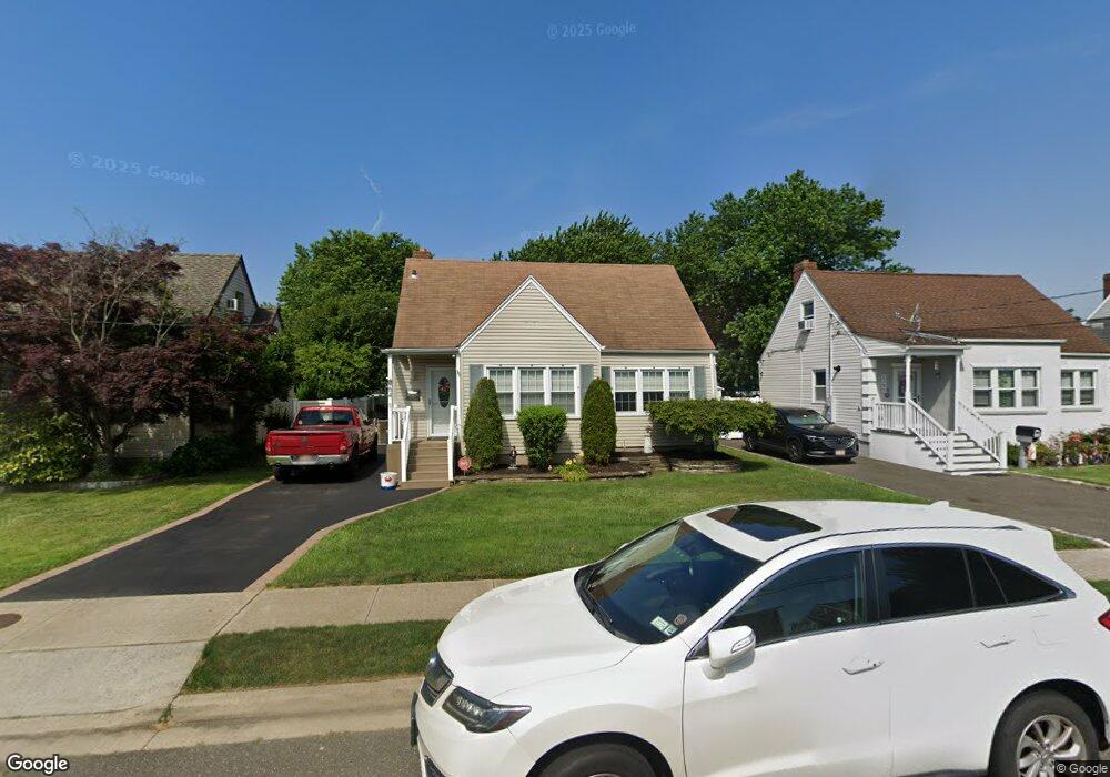 264 Roosevelt Ave, Freeport, NY 11520 - photo 1