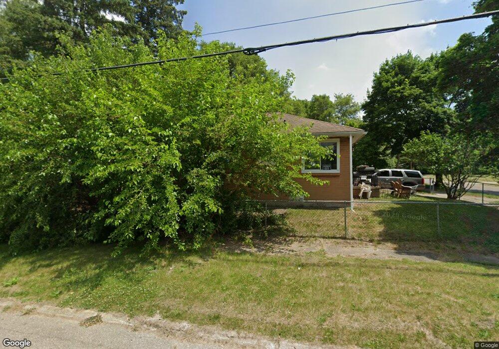 1701 Dakota Ave, Flint, MI 48506 - photo 1